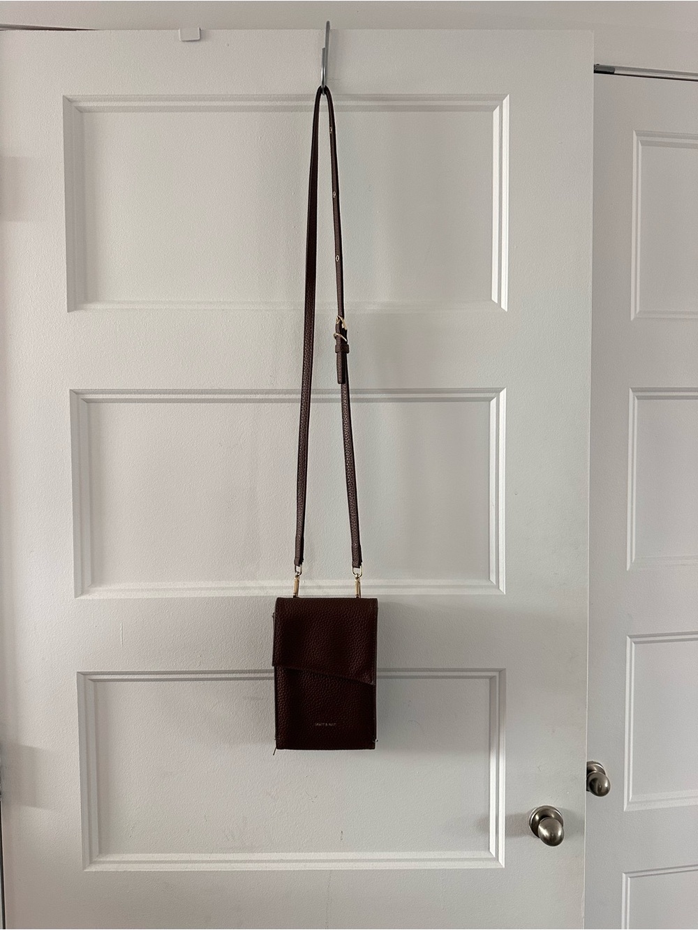 Matt & Nat Compact Brown Leather Crossbody Phone Bag